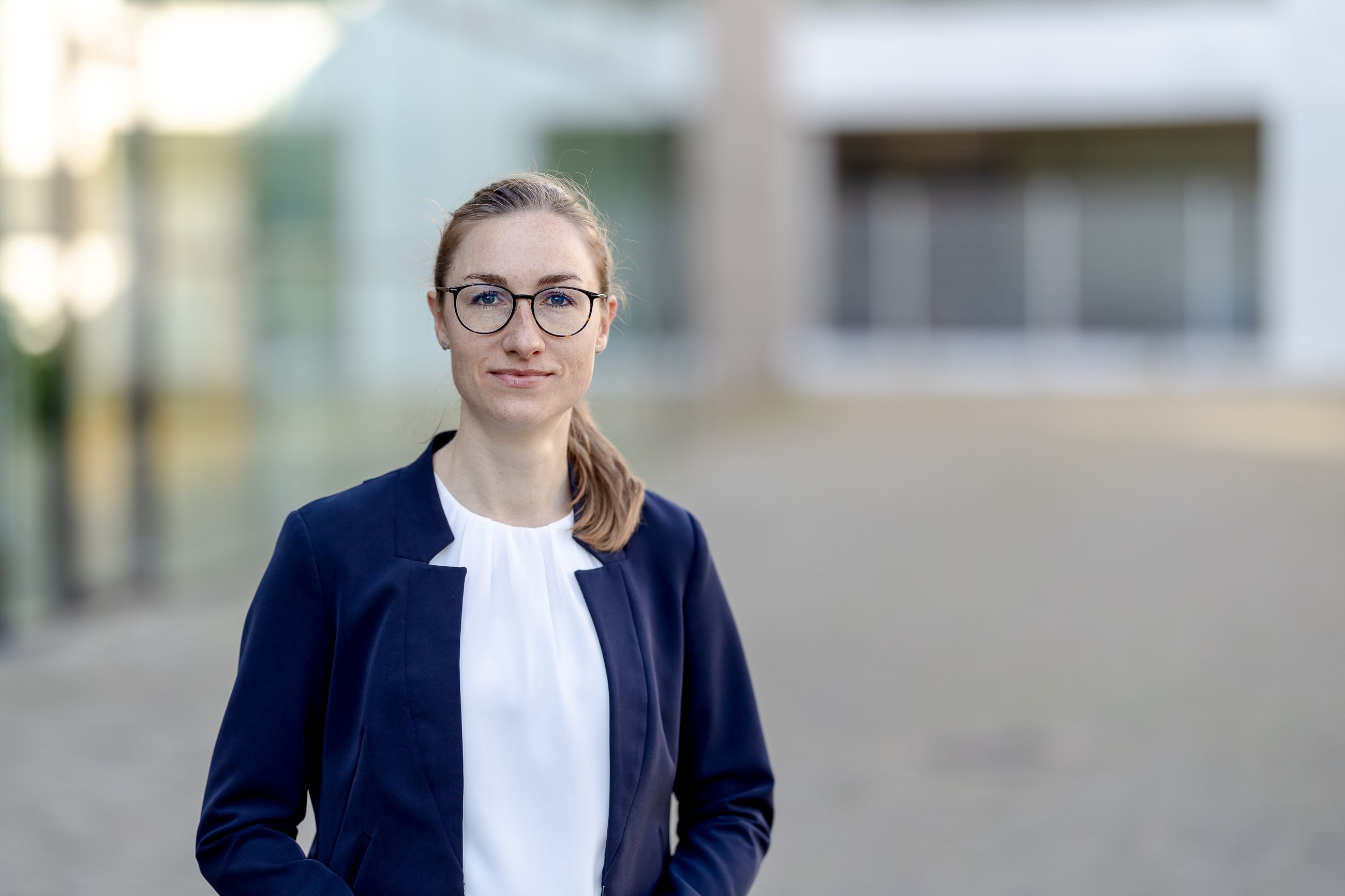 Notarin Lena Froeb